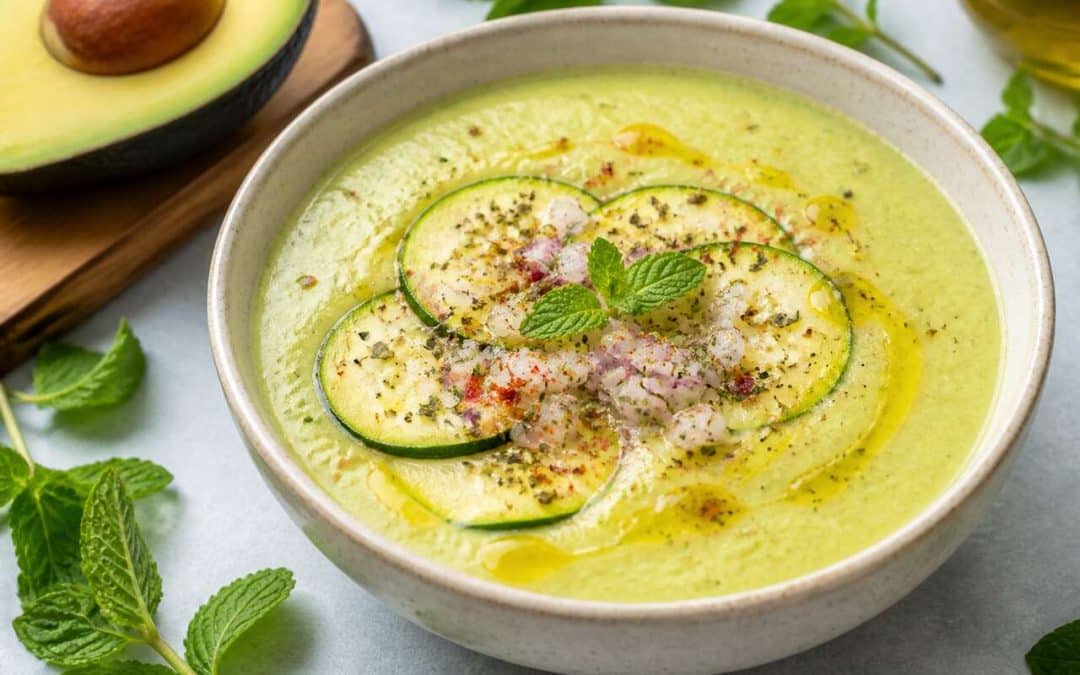 Recette de soupe glacée de courgettes facile et rafraîchissante