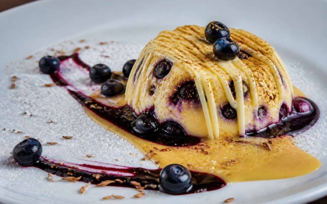 Recette de myrtilles au chocolat blanc, cumin et sauce moutarde-myrtilles