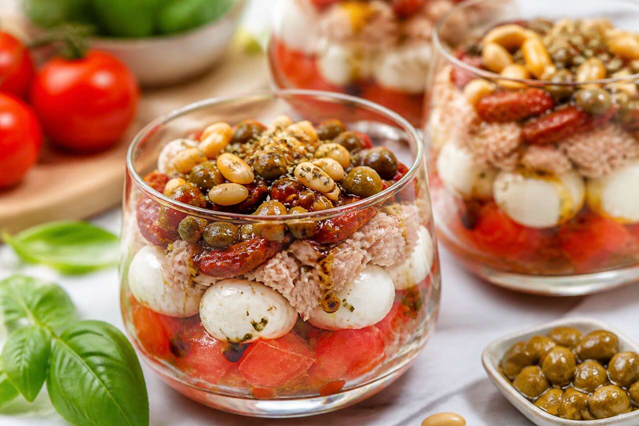 Recette de verrines de tomates à la mozzarella et au thon
