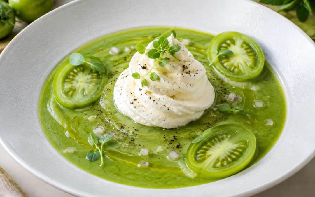 Recette de coulis de tomates vertes et sa chantilly au camembert